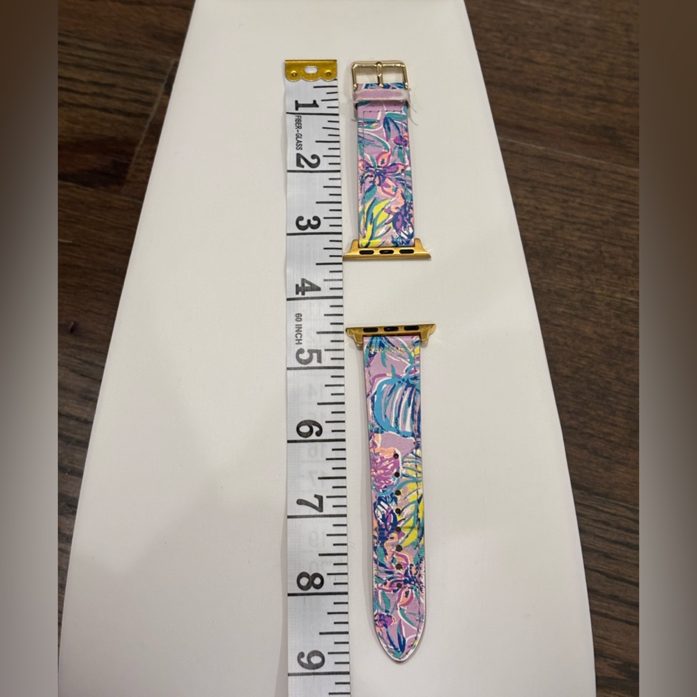 Lilly Pulitzer Apple Smartwatch Leather Band
SZ 38 40, used - Picture 4 of 4